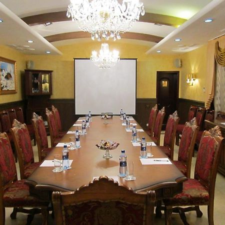 Karagandy Merey Hotel מראה חיצוני תמונה
