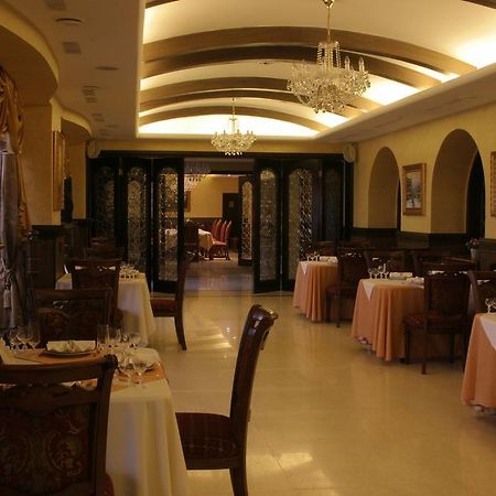 Karagandy Merey Hotel מראה חיצוני תמונה