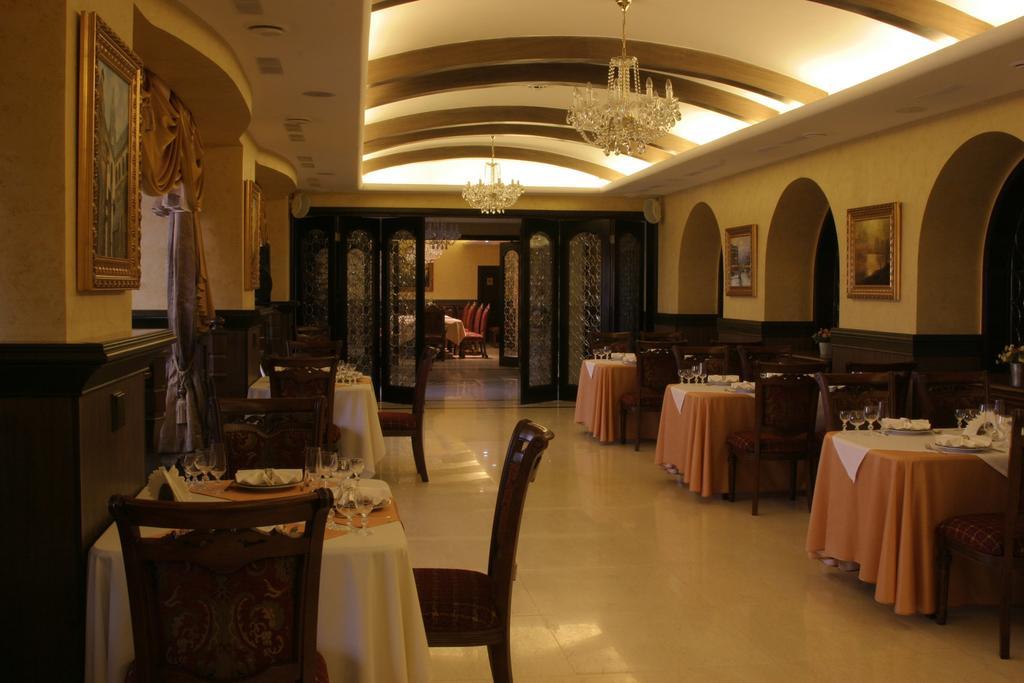 Karagandy Merey Hotel מראה חיצוני תמונה